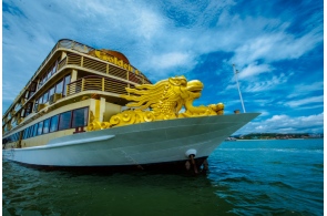 Halong trên du thuyền Golden cruise