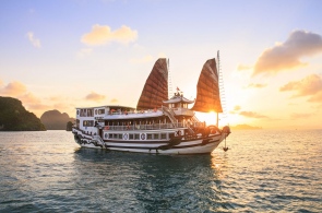 Halong 2 days 1 night on royal palace cruise